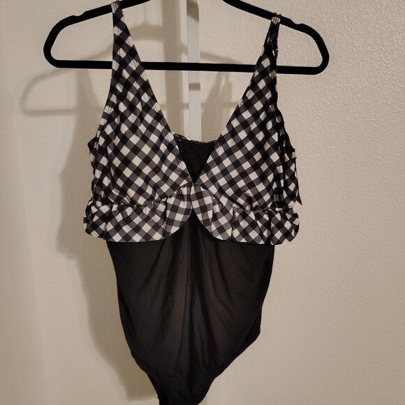Beach Scene Collection Other - Beach Scene Women's One Piece Swimsuit Size Large NWT Black White Gingham